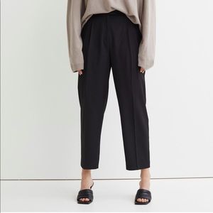LIKE NEW! H&M black trousers - ankle length pants